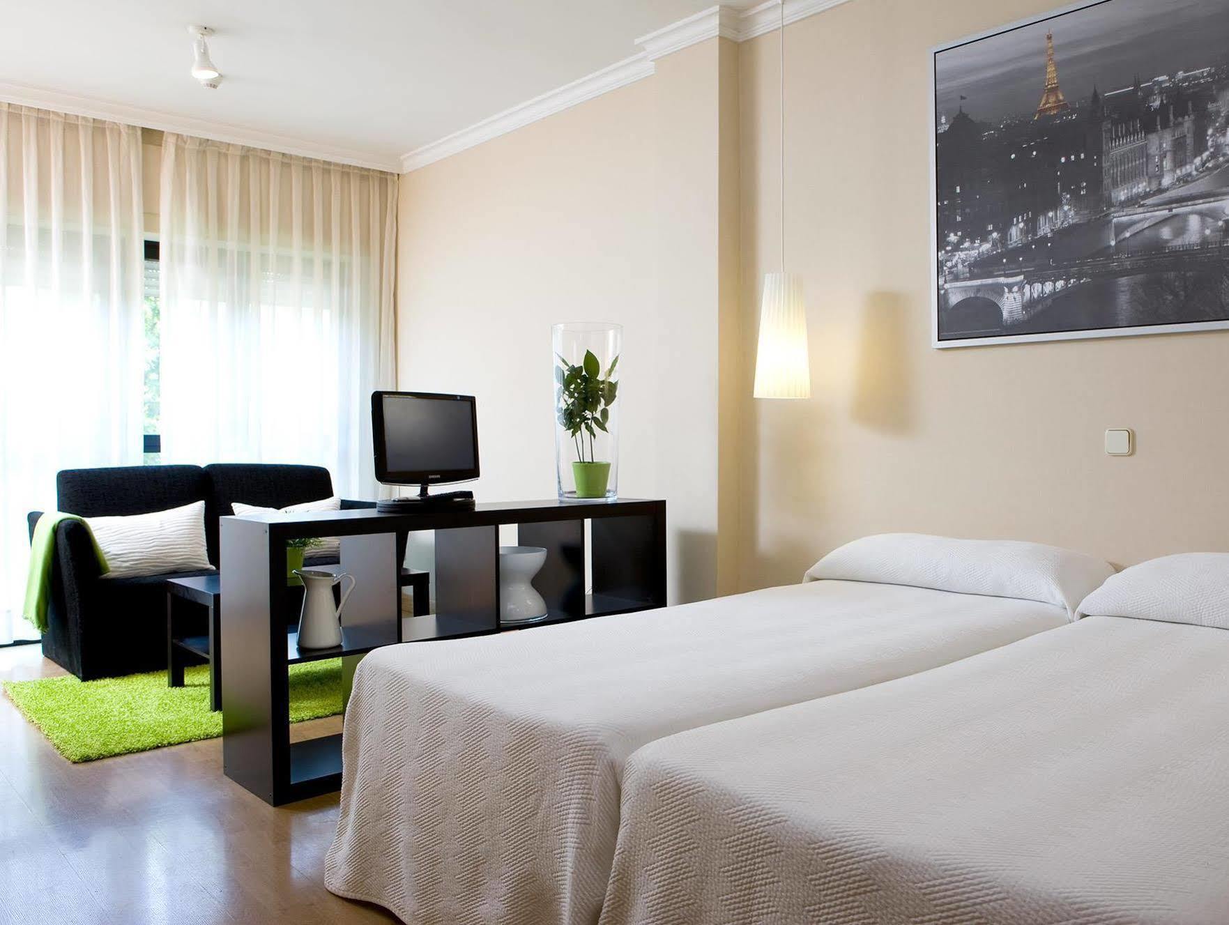 Apartamentos Th La Florida Madrid Exterior photo